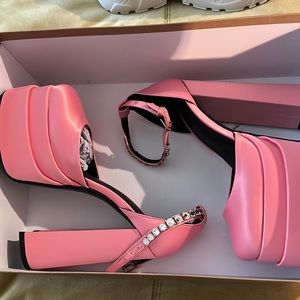 Satin Platform heels Pink size 7 NWOT